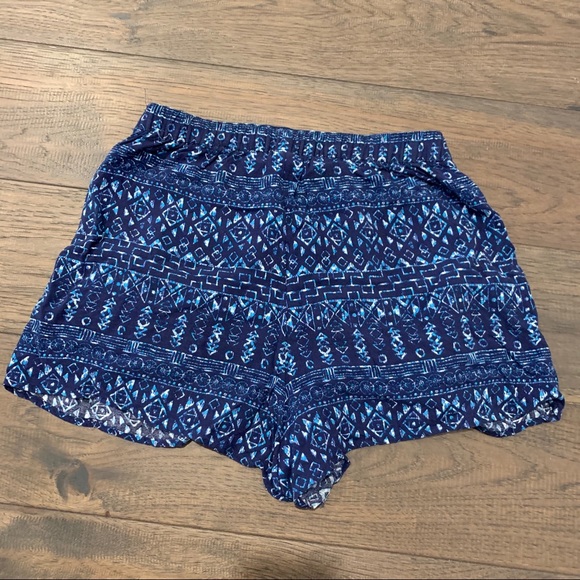 H&M High Waisted Blue Shorts (size 6) - Picture 3 of 4